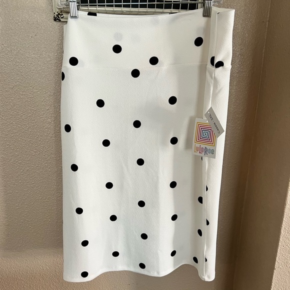 LuLaRoe Dresses & Skirts - Lularoe Cassie pencil skirt